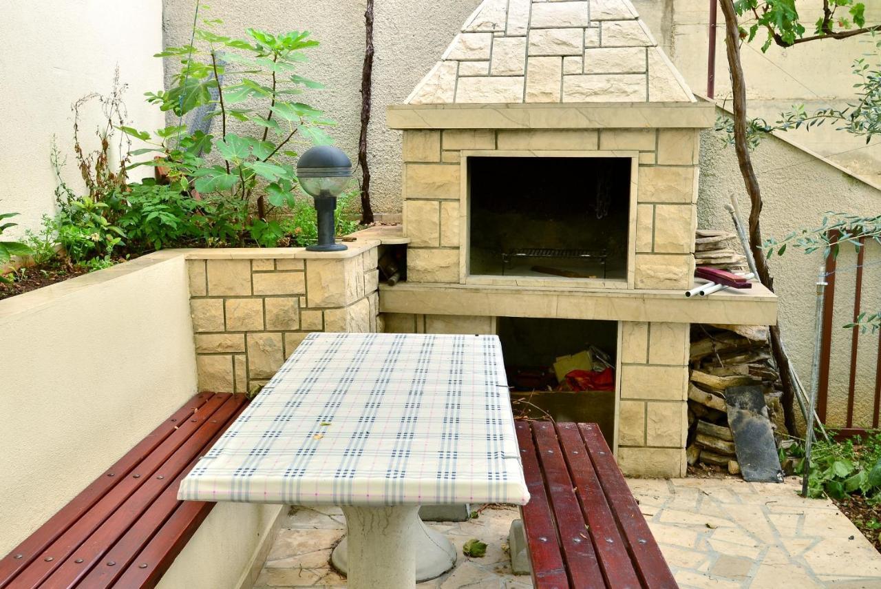 Apartments By The Sea Pisak, Omis - 658 Mimice Exterior photo